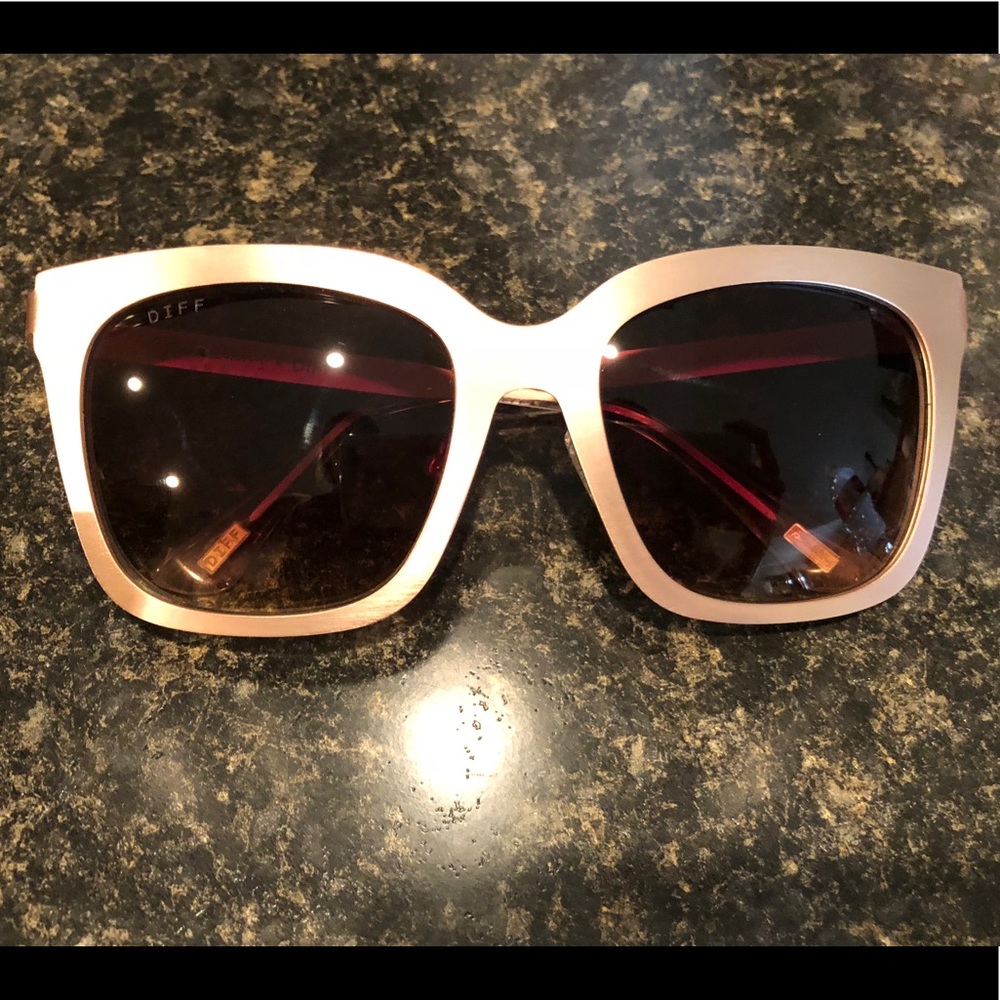 DIFF eyewear - Lauren Akins - Rose Gold frames
